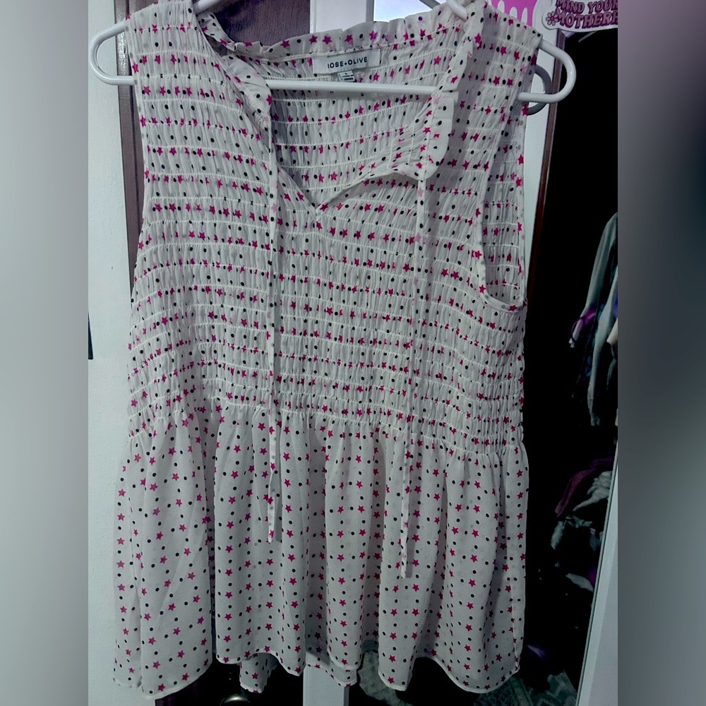 Rose & Olive sleeveless blouse size large